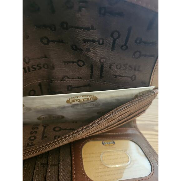 Fossil Full Size Leopard Calf Hair & Brown Leather Wallet - Picture 8 of 15